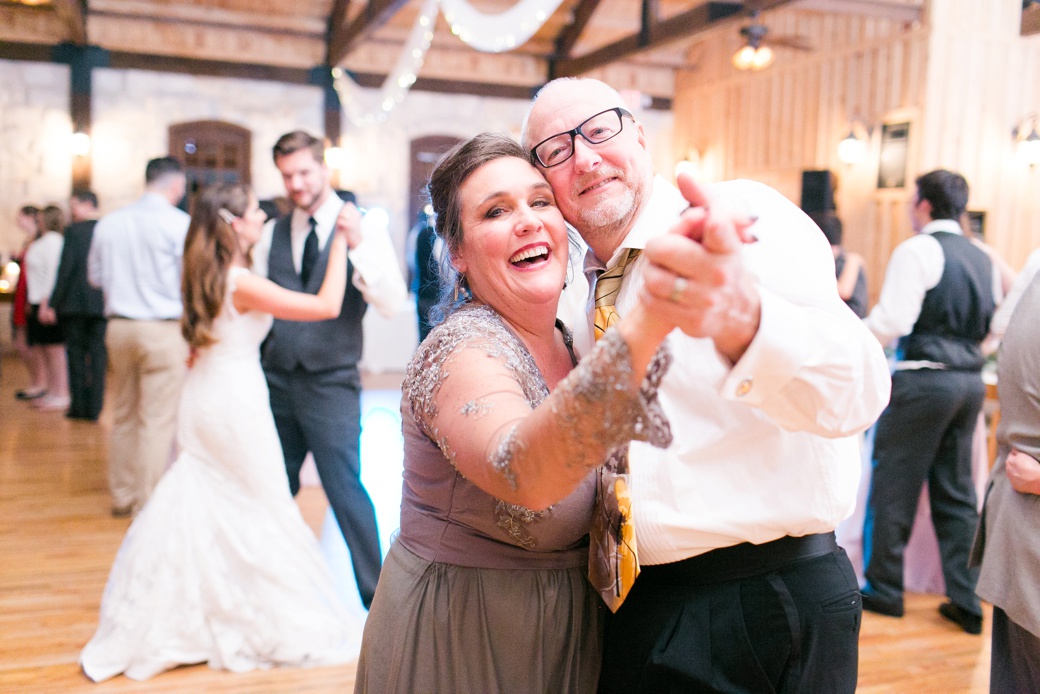 amber-springs-event-center-wedding-pictures_0816