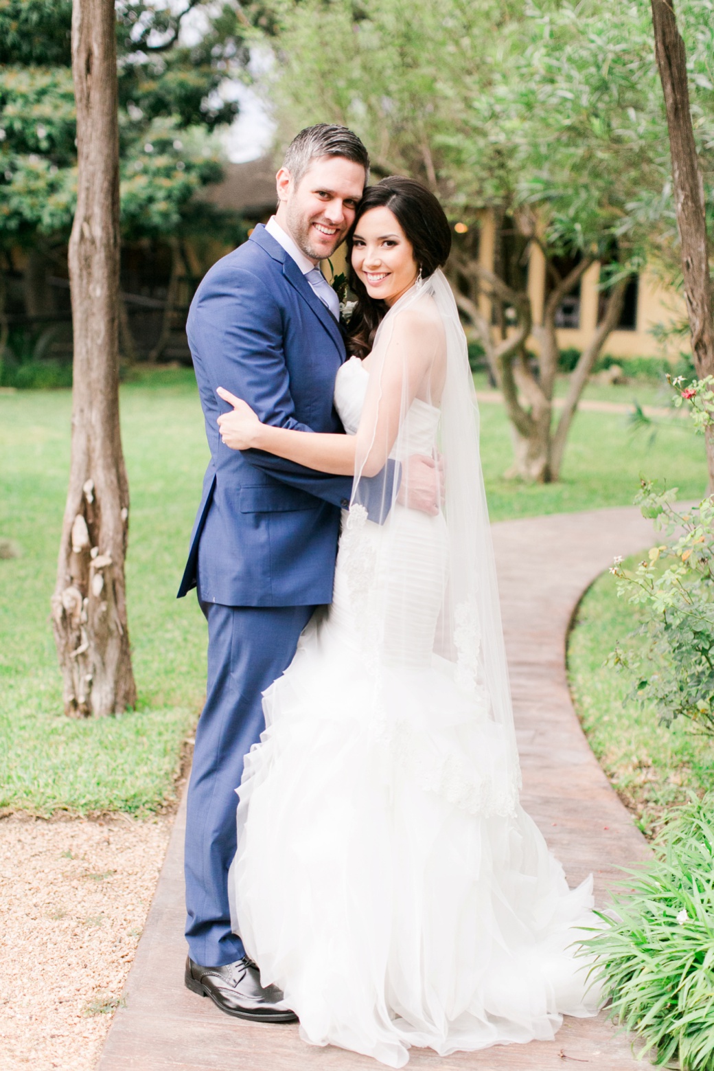 gardens-at-old-town-helotes-wedding-pictures_0841
